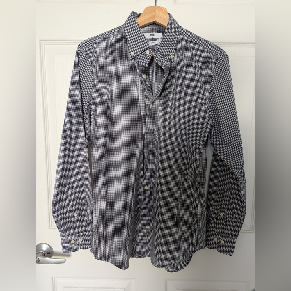 Uniqlo Button Down Check Shirt Size XS